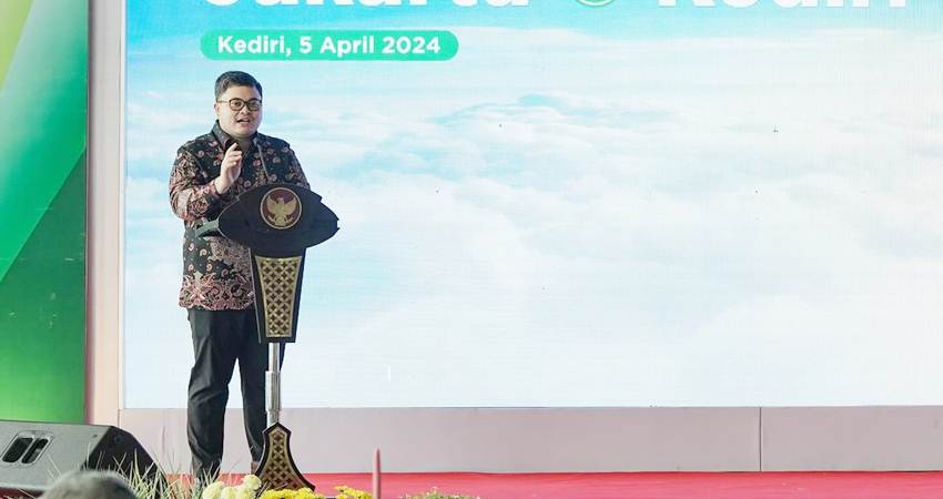 Bupati Kediri Hanindhito Himawan Pramono saat meresmikan operasional Bandara Dhoho, 5 April 2024.--