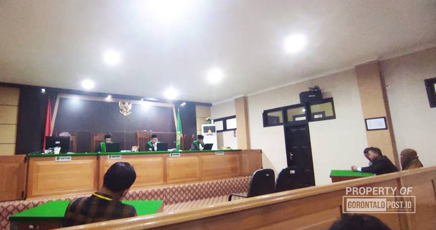 Sidang putusan atas perkara gugatan waris Joice Gobel Cs melawan Sartje Nurdin Cs di Pengadilan Agama Gorontalo, Selasa (2/7/2024). (Foto: Roy/Gorontalo Post)