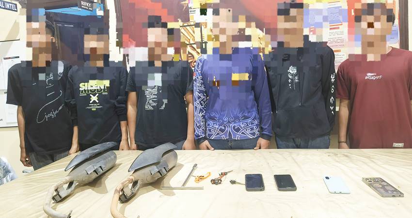 Enam orang masyarakat diamankan oleh Tim Rajawali Satuan Reskrim Polresta Gorontalo Kota dan Polsek Kota Utara, atas dugaan pencurian knalpot yang viral melalui media sosial.
