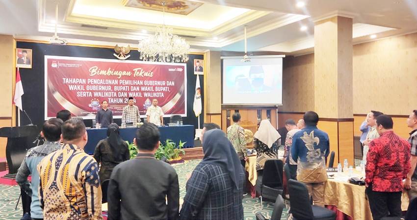 Pelaksanaan Bimtek Tahapan Pencalonan Pilkada serentak tahun 2024, diselenggarakan KPU Provinsi Gorontalo, Rabu (24/9) do Hotel Grand Q Kota Gorontalo. (foto : dok / kpu prov)