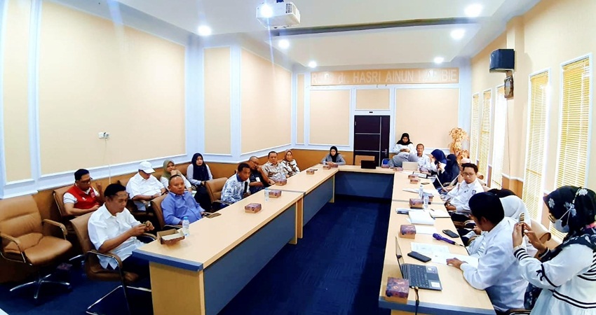 Pertemuan Komisi I Deprov Gorontalo bersama jajaran direksi RSUD Hasri Ainun Habibie membahas hibah aset lahan rumah sakit dari pemerintah kabupaten Gorontalo.