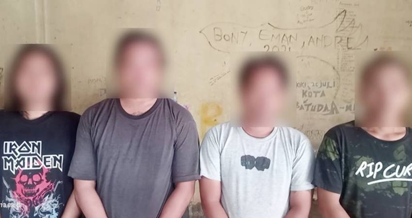 Empat orang tersangka ditahan oleh penyidik Satuan Reskrim Polres Pohuwato atas kasus dugaan pembunuhan di Kompleks SPBU Marisa