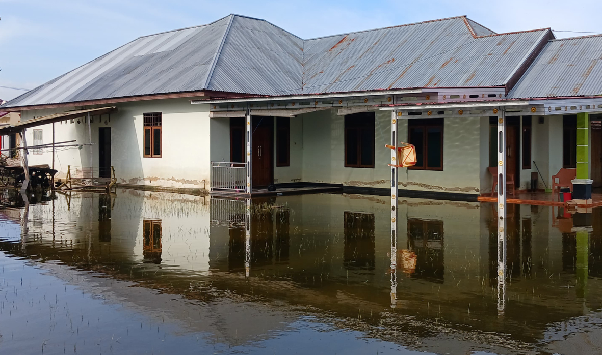 Banjir Masih Rendam Desa Tenggela