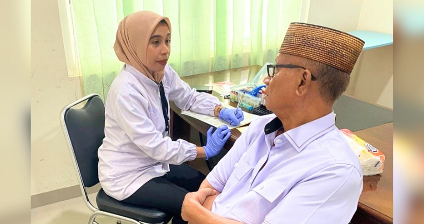 Pasangan Ismet Mile - Risman Tolingguhu Jalani Pemeriksaan Kesehatan