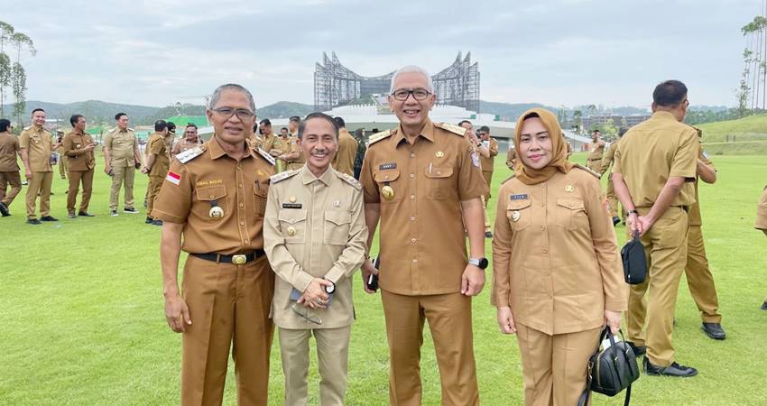 FOSE.Bupati Gorontalo Nelson Pomalingo saat foto bersama Penjagub Gubernur Gorontalo, penjabat Walikota Gorontalo dan penjabat Bupati Gorut saat berada di IKN
