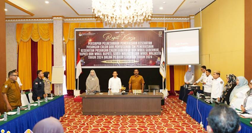 KPU Provinsi Gorontalo Gelar Raker Terkait Persiapan Pemeriksaan Kesehatan Calon. Suasana pembukaan rapat kerja terkait persiapan pelaksanaan pemeriksaan kesehatan bagi pasangan calon peserta Pilkada 2024, Selasa (13/08/24). (Foto: Dok. KPU)