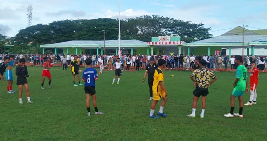 LATIHAN. Suasana ltim saat melakukan pemusatan latihan.