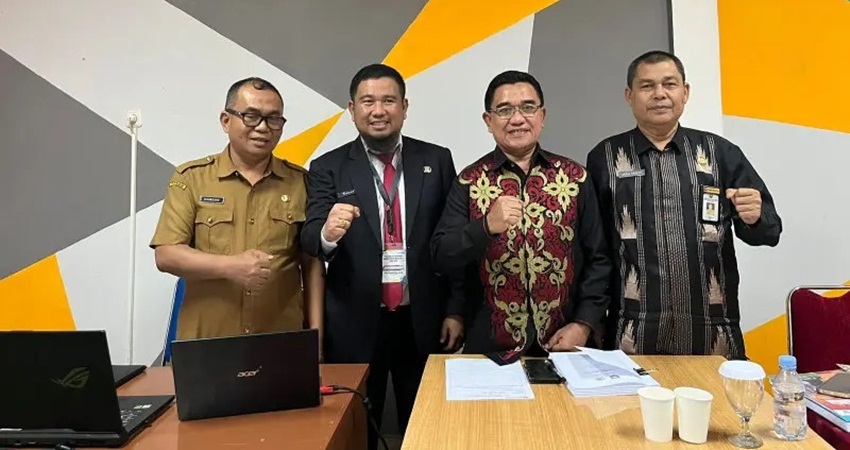 Kepala BKPP Kota Gorontalo, Ben Idrus bersama Kabid Pengembangan, Pengendalian ASN Romansyah Djafar