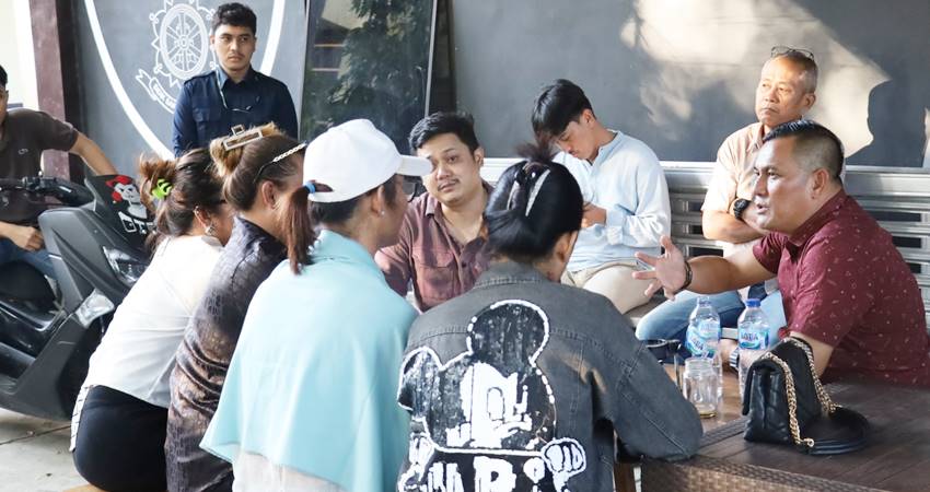 Panitia pelaksana event pemilihan Trans Queen Gorontalo saat dimintai klarifikasi oleh Polda Gorontalo, Jumat ( 13/9/24)