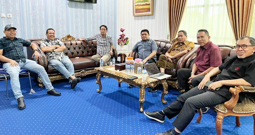 Anggota Deprov lintas partai yang tergabung dalam koalisi D28 bertemu, kemarin (17/9).