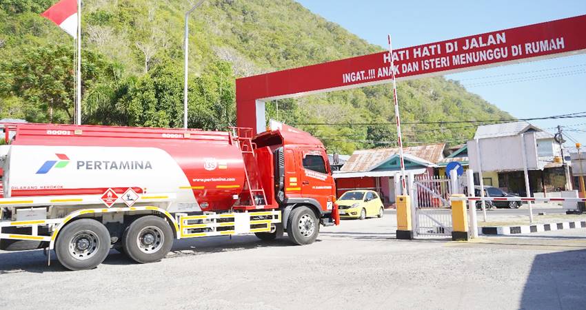 PASOKAN AMAN : PT Pertamina Patra Niaga Sulawesi memastikan pasokan BBM dan LPG di Gorontalo berlangsung normal, kendati wilayah ini sempat diguncang gempa Magnitudo 6,4, Selasa (24/9) dini hari. (foto : dok / pertamina)