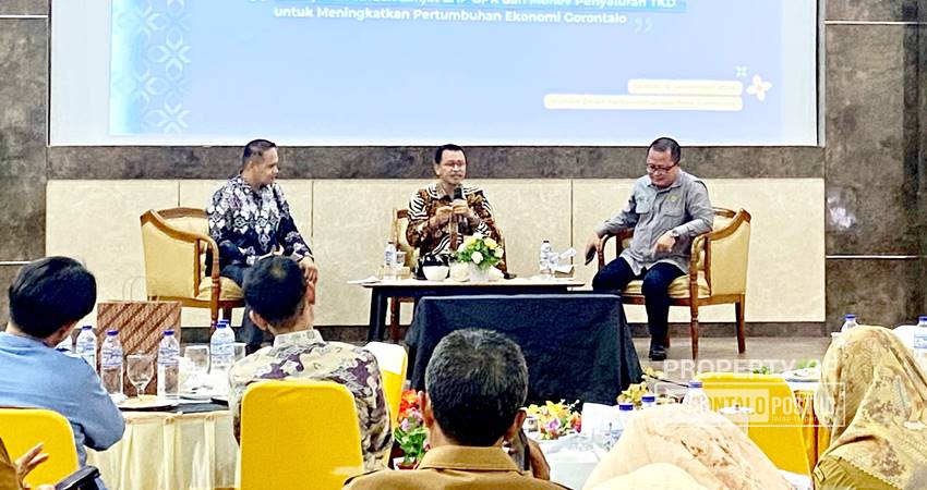 Kepala Kantor Wilayah Direktorat Jenderal Perbendaharaan (DJPb) Kementerian Keuangan Provinsi Gorontalo, Adnan Wimbyarto, saat menjelaskan realisasi TKD, Selasa (10/9) (Foto : Diyanti/Gorontalo Post)