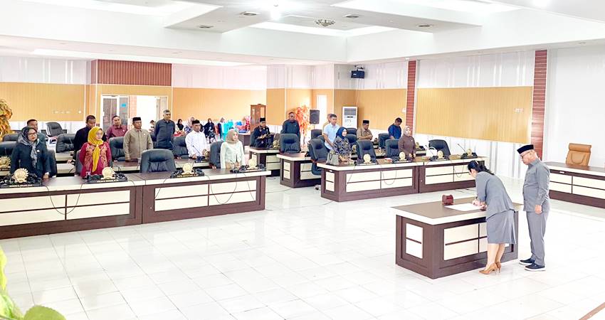 Rapat Paripurna pemberhentian anggota DPRD Gorut, Roni Imran, akhir pekan kemarin.