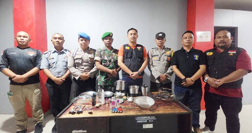 Sejumlah barang bukti hasil penggeledahan yang ditemukan petugas Lapas Kelas IIb Pohuwato, Selasa(10/9/2024).