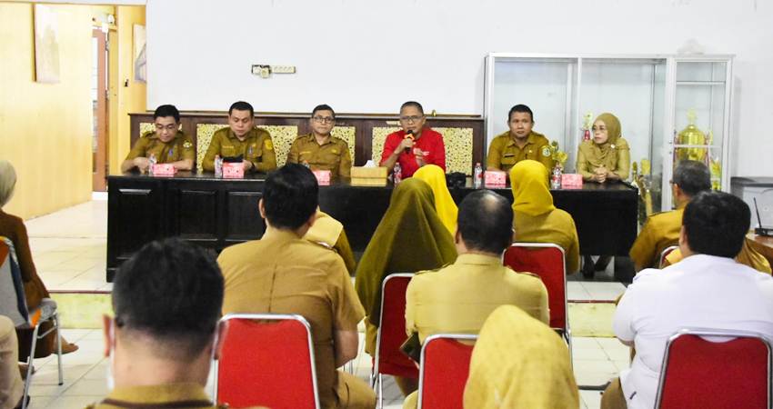Suasana pembinaan ASN oleh Pj Wali Kota Gorontalo, Ismail Madjid di Disparpora, beberapa waktu lalu. (Foto: Prokopim)