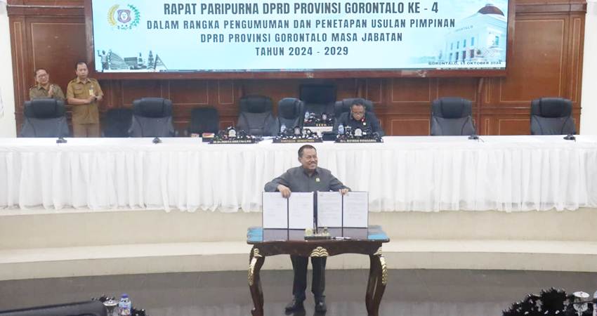 Rapat paripurna penetapan dan pengusulan pimpinan Deprov Gorontalo definitif, kemarin (15/10).