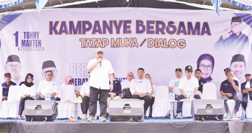 Cagub Gorontalo, Tonny Uloli ketika berorasi pada kampanye yang diselenggarakan di Kabupaten Bone Bolango, baru-baru ini. (Foto: Tim media TU-MT)