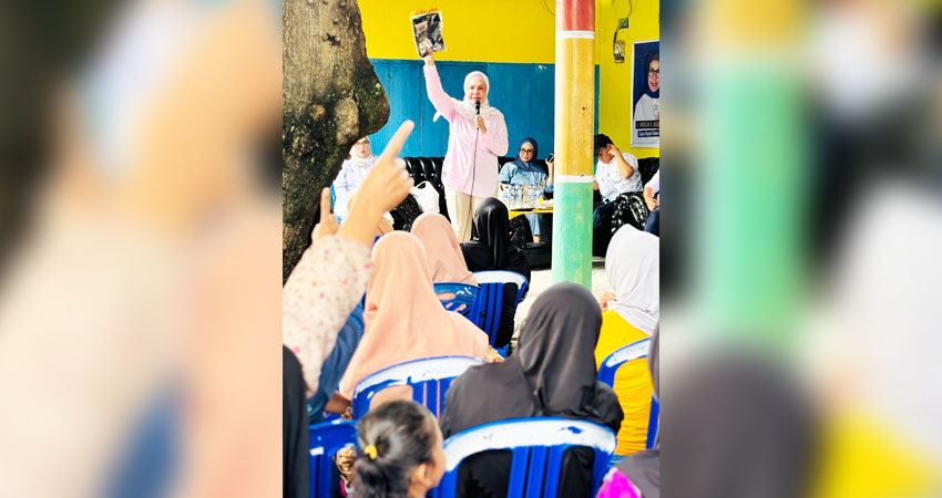 Calon Bupati Bone Bolango, Merlan Uloli ketika berkampanye.