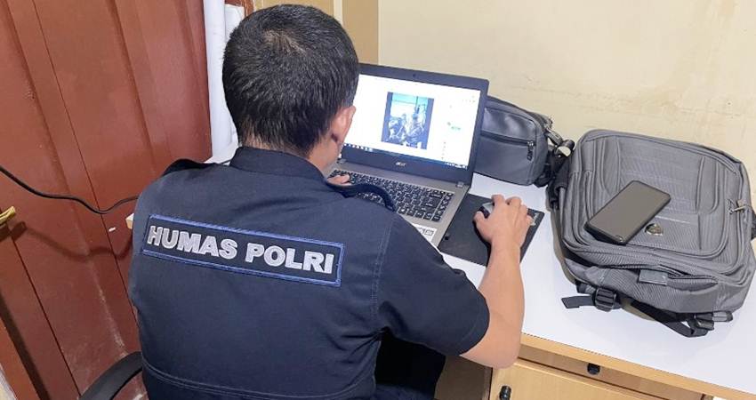 Tim satgas melakukan pemantauan terhadap aktifitas yang berada di semua platform media sosial pada tahapan Pilkada di Kabupaten Gorontalo.