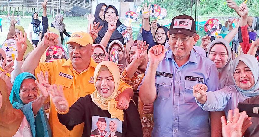 PEMENANG - pasangan calon Gubernur dan Wakil Gubernur Gorontalo, Gusnar Ismail - Idah Syahidah, saat berkampanye Pilkada beberapa waktu lalu, pasangan ini berhasil memenangkan Pilgub Gorontalo. (foto : dok)