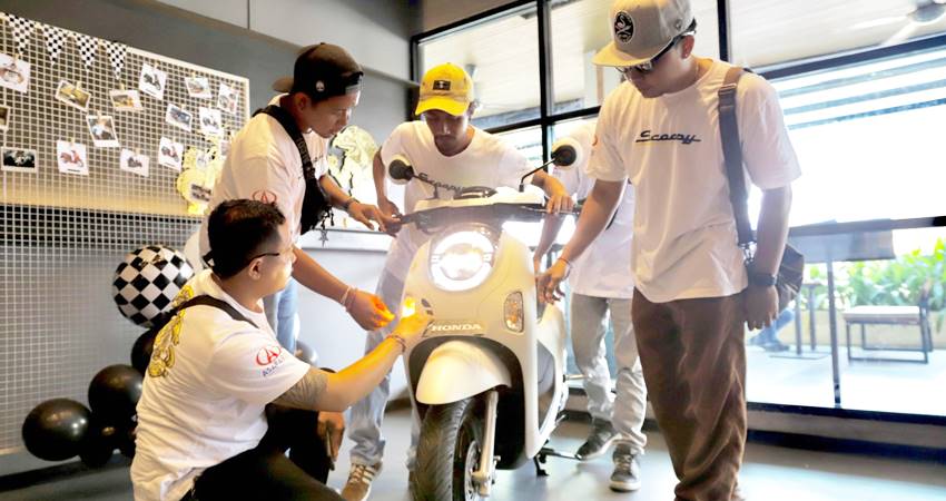 Honda Scoopy menjadi skutik terlaris dari sepeda motor Honda di Indonesia. (foto : dok / AHM)