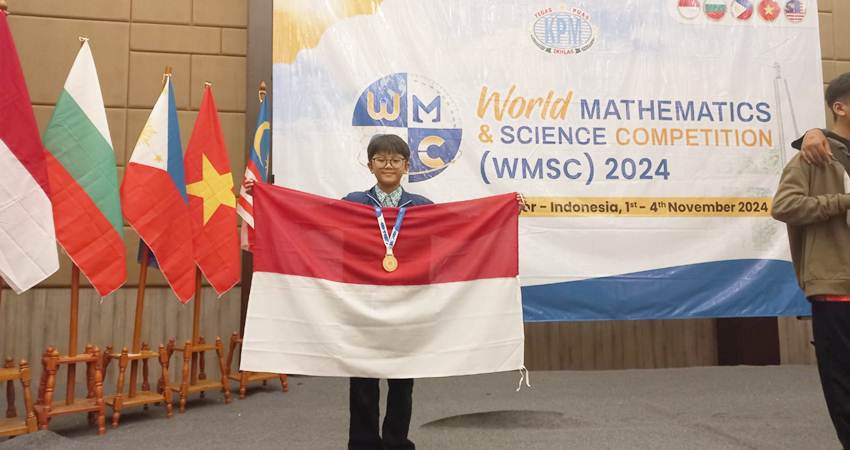 Muhammad Alkhalifa Zaidan Maku siswa MIM Unggulan Kota Gorontalo, raih juara 3 matematika dunia.