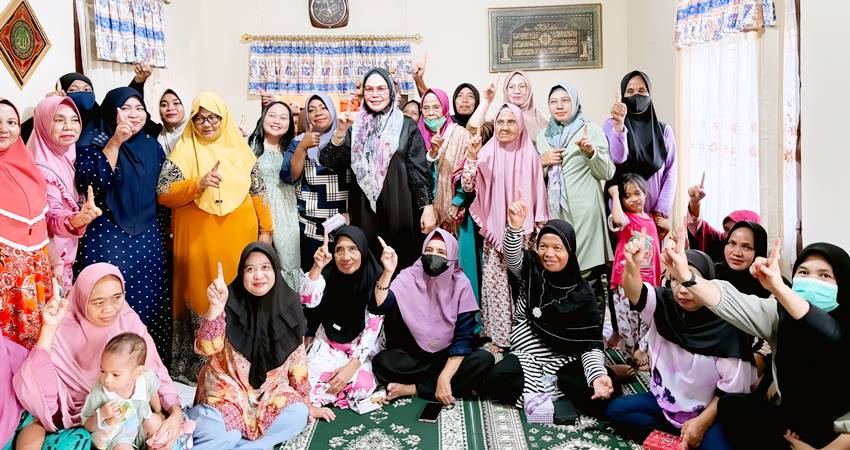 Pasangan mulus lanjutkan program bantuan rumah ibadah. Program ini bertujuan meningkatkan kesadaran beragama masyarakat Bone Bolango.