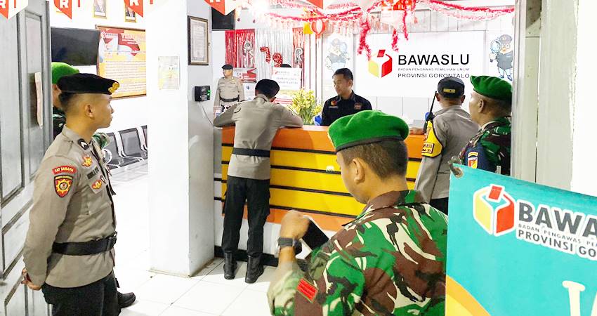 Menjelang pelaksanaan Pilkada, personel Polresta Gorontalo Kota memaksimalkan patroli disejumlah lokasi.