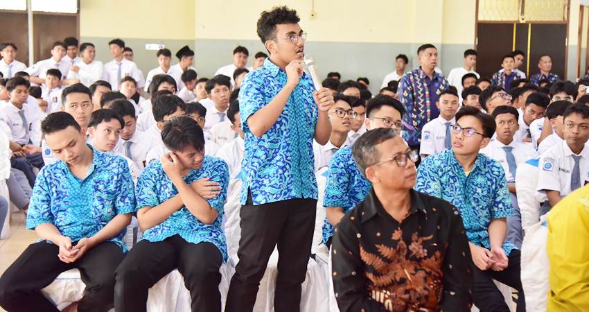 Kehadira Empat Duta Besar dari Jordania, Oman, Bahrain dan Maroko saat melakukan kunjungan di Madrasah Aliyah Negeri (MAN) Insan Cendekia Gorontalo. (Foto – Fadil/ Diskominfotik)