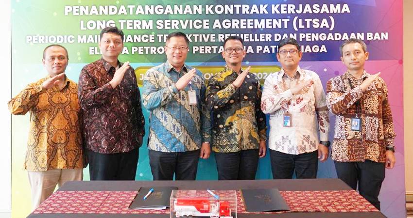 Penandatanganan LTSA untuk Preventive Maintenance Tructive Refueller And Tire Procurement Solution, Rabu (13/11) di Jakarta. (foto : dok / pertamina)