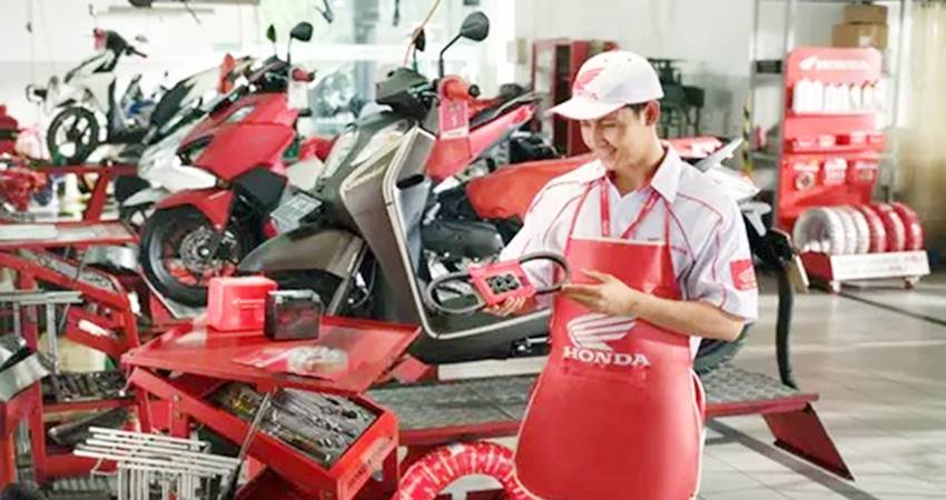 V-belt sepeda motor matik memiliki peran penting, lakukan perawatan agar lebih awet. (foto : dol / ahm)