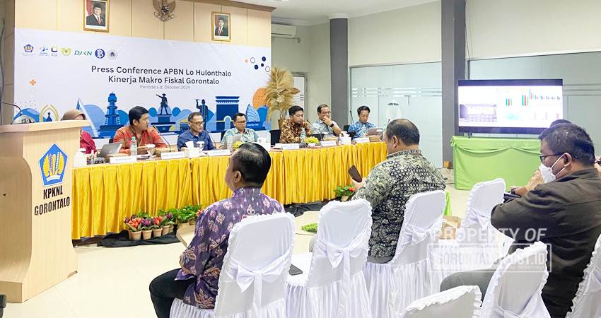 Suasana kegiatan Press Conference APBN Lo Hulonthalo Periode sampai dengan Oktober 2024, yang dilaksanakan di Aula KPKNL Gorontalo, Jumat (22/11/24) (F. Diyanti/Gorontalo Post)