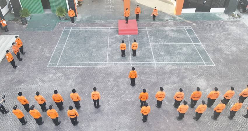 Pelaksanaan apel siaga khsusus Natal 2024 dan Tahun Baru 2025 di lapangan Kantor Basarnas Gorontalo, Rabu (18/12/2024).