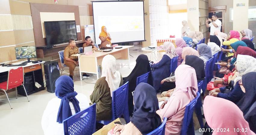 Suasana pelaksanaan program Jempol Elok dan Belle UMKM oleh Bagian Pengadaan Barang dan Jasa, Selasa (3/12/2024). (Foto: Refly)