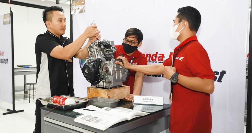 Teknisi AHASS siap adu keterampilan teknis sepeda motor Honda level Asia-Oceania. (foto : dok / AHM)