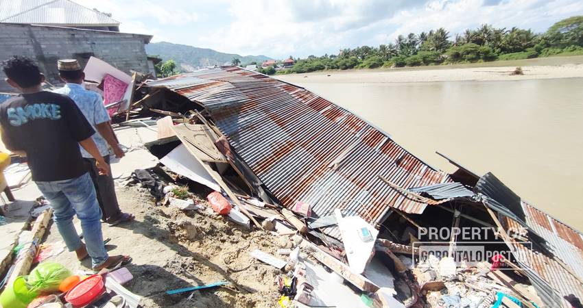 Lokasi longsor di kelurahan Botu, kecamatan Dumbo Raya, Kota Gorontalo yang menewaskan satu warga.(Natha-Gorontalo Post)