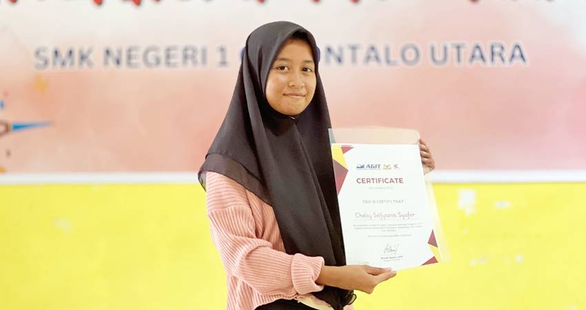 Chelsy, Siswa SMK 1 Gorontalo Jurusan Teknik Jaringan Komputer dan Telekomunikasi