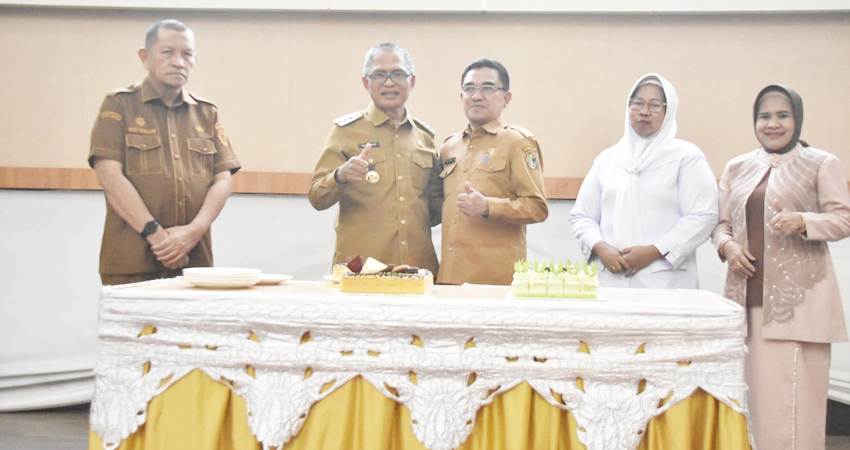 Suasana cara ramah tamah dalam rangka purna tugas Kepala BKPP Kota Gorontalo, Ben Idrus, Senin (30/12/2024) di Gedung Bhanthayo Lo Yiladia. (Foto: Prokopim)