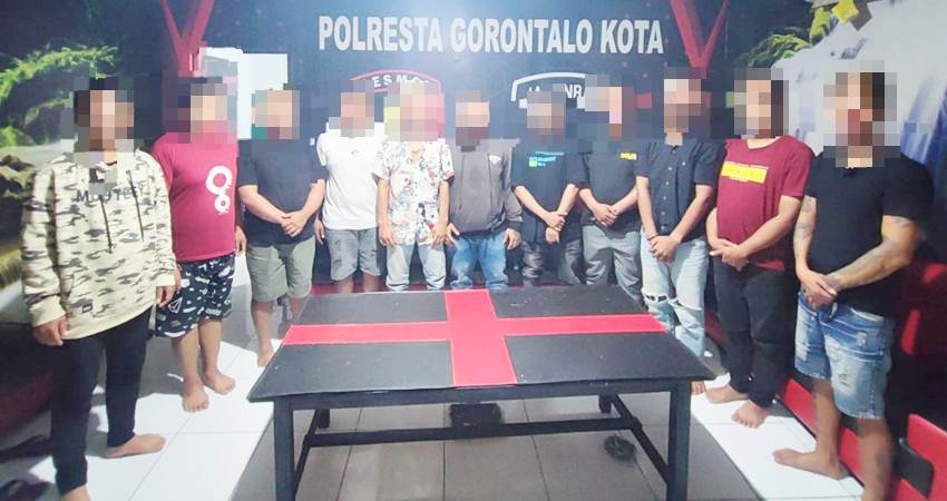 Kurang lebih 11 orang debt collector diamankan oleh personel Satuan Reskrim Polresta Gorontalo Kota.