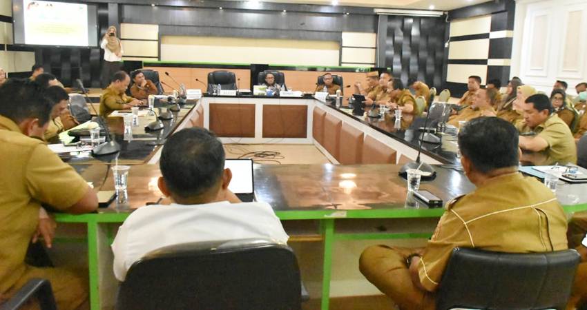 RAPAT. Suasana pelaksanaan rapat pimpinan dan evaluasi jelang akhir tahun 2024