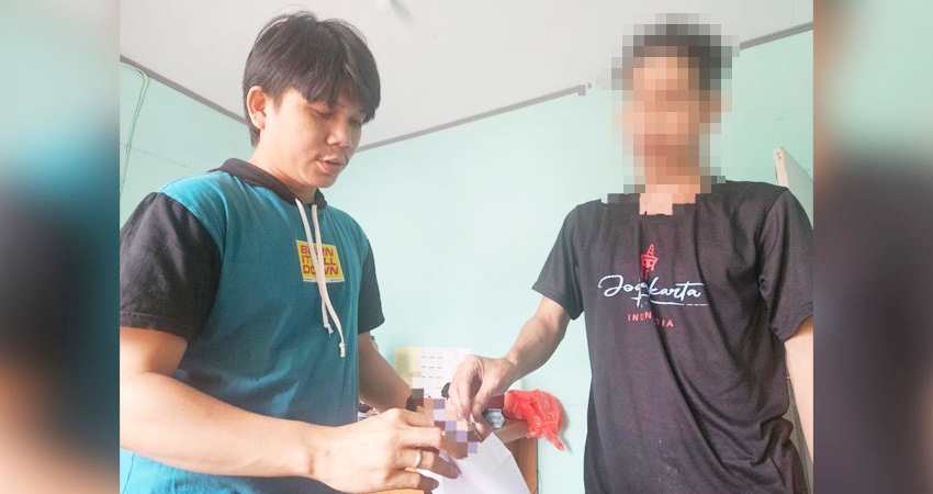 Salah seorang pemuda di wilayah Kota Gorontalo (Kanan) diamankan atas kasus dugaan penyalahgunaan narkoba jenis ganja.