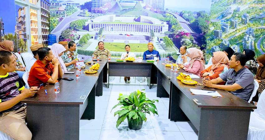 KERJASAMA. Pemerintah Kabupaten Gorontalo saat bersama dengan pimpinan perusahaan Green land dan OPD terkait saat membahas program seribu rumah