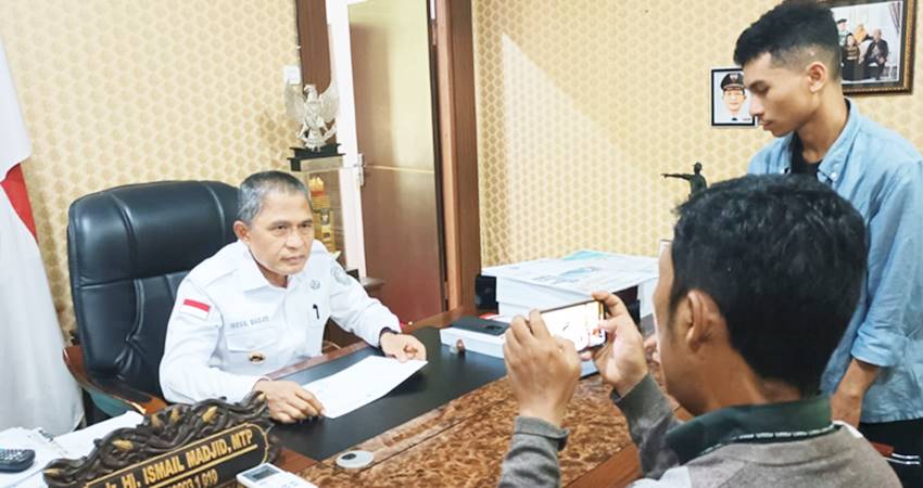 Pj Wali Kota Gorontalo, Ismail Madjid ketika diwawancarai usai Rakor tentang inflasi yang dilaksanakan Kemendagri, Selasa (7/1/2025). (Foto: Kominfo)
