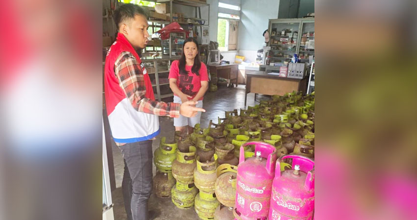 Sidak yang dilakukan Pertamina terhadap sejumlah pangkalan LPG untuk memastikan ketersediaan gas selama libur panjang. (Foto / pertamina patra niaga sulawesi)