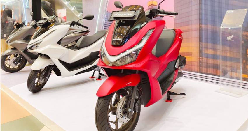 TEKNOLOGI MODEREN- New Honda PCX160 hadir dengan beragam inovasi teknologi modern. (Foto : dok/daw)