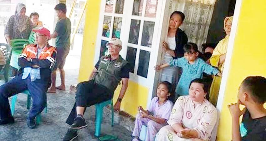 Pasca kebakaran korban mengungsi dirumah keluarga (foto Iskar Samarang/Magang Gorontalo Post)