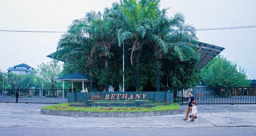 Suasana Graha Bethany yang terletak di Jalan Nginden Intan Timur I pada Rabu, 13 Desember 2023.-Boy Slamet-