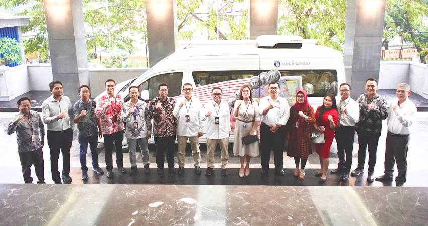 Kepala BI Gorontalo, Bambang Setya Permana bersama para pimpinan cabang perbankan se Gorontalo usai peluncuran Serambi 2025, di kantor BI Gorontalo, Rabu (5/3). (foto : dok / BI Gorontalo)