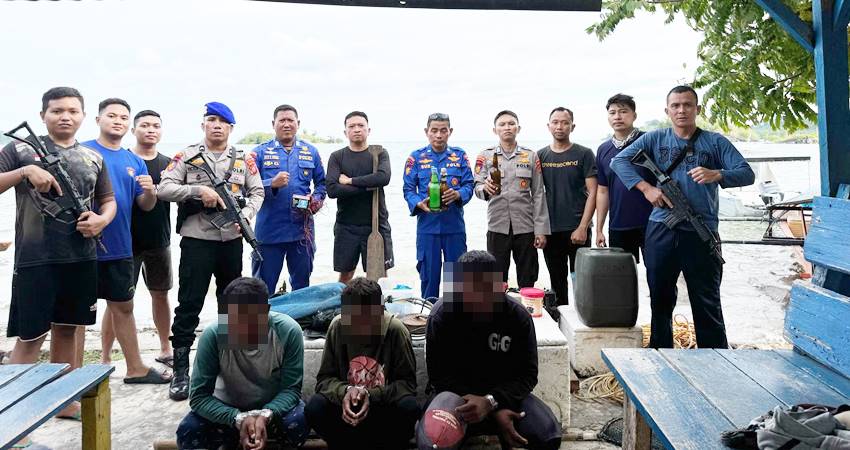 Tim gabungan Dit Polairud Polda Gorontalo mengamankan tiga orang nelayan asal Torosiaje yang diduga melakukan aktifitas bom ikan di wilayah perairan Pohuwat.