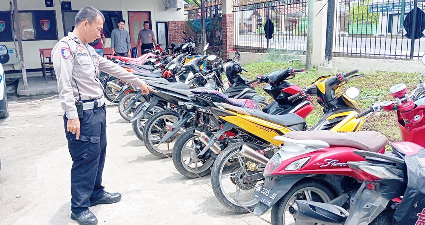 Satlantas Polres Gorontalo saat menjaring 34 unit motor yag terlibat balap liar di bulan Ramadan.